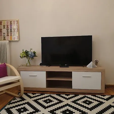 Mets 3 Mins Away From Panathenaic Apartament *